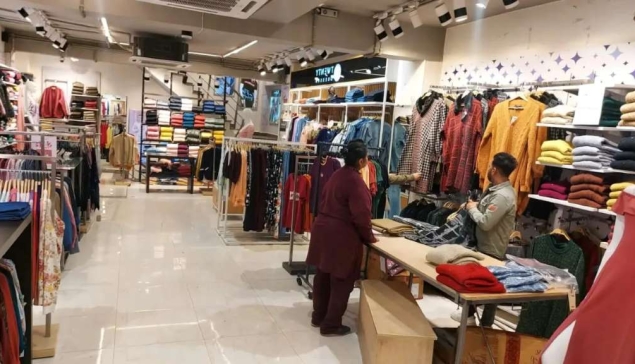 India's Retail Boom Fizzles, But Hope Remains